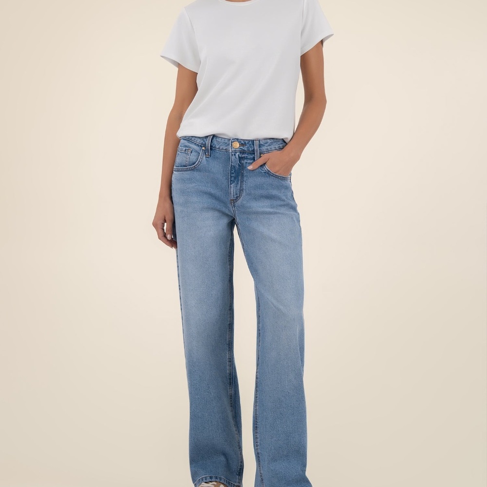 Kut from the Kloth Selena Baggy Low Rise Straight Leg Size 1010 / Bravery W/Lt B